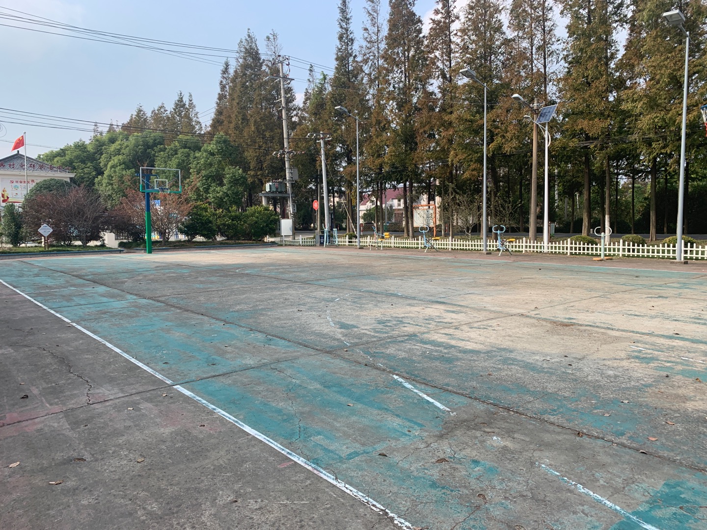 新浜村篮球场