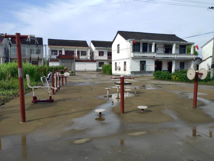 新池村（196号）健身点