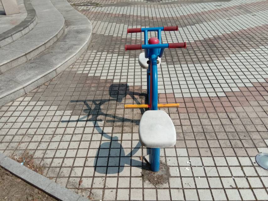 下肢训练器