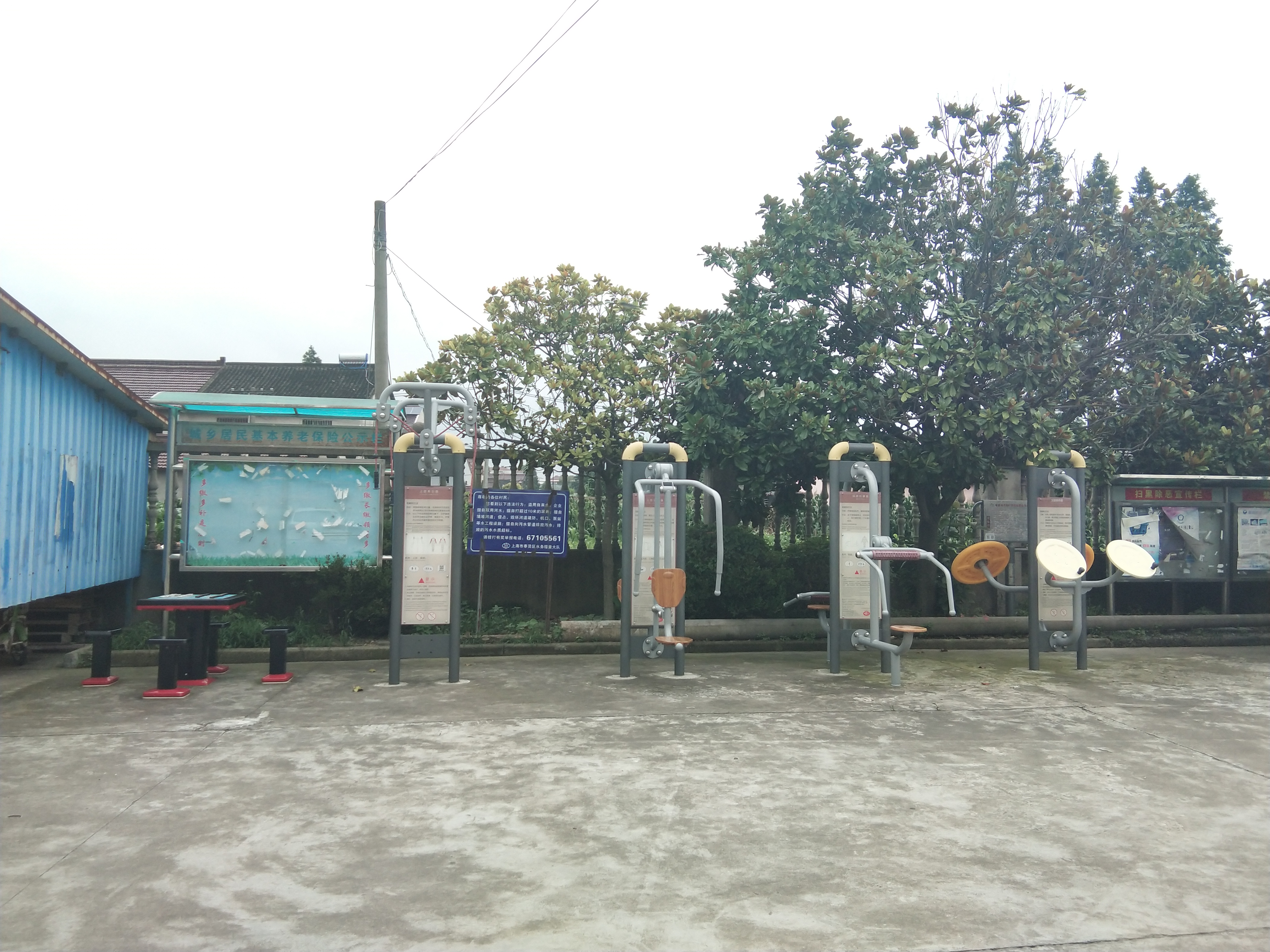 奉城镇洪庙村市民益智健身苑点