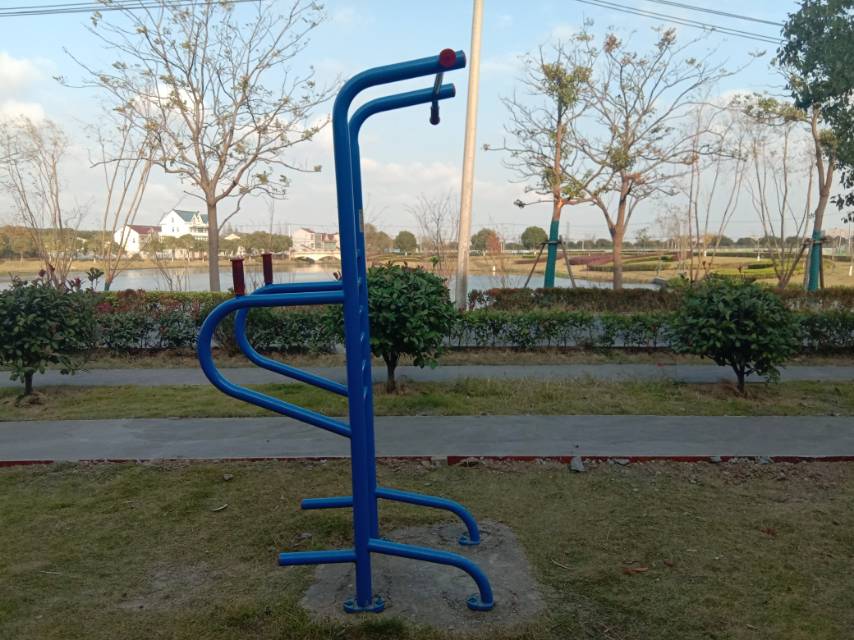 多功能训练器