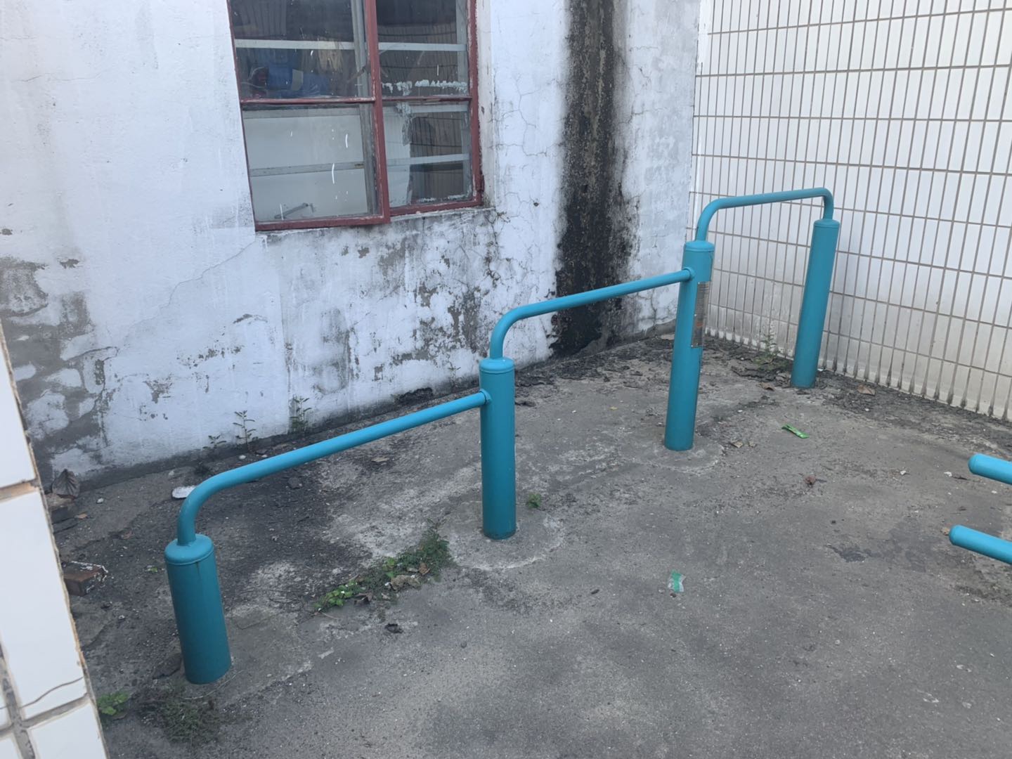 弹震压腿器
