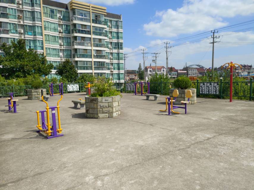 鸿越华庭健身点