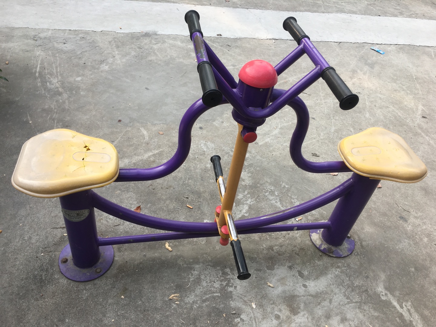 下肢训练器