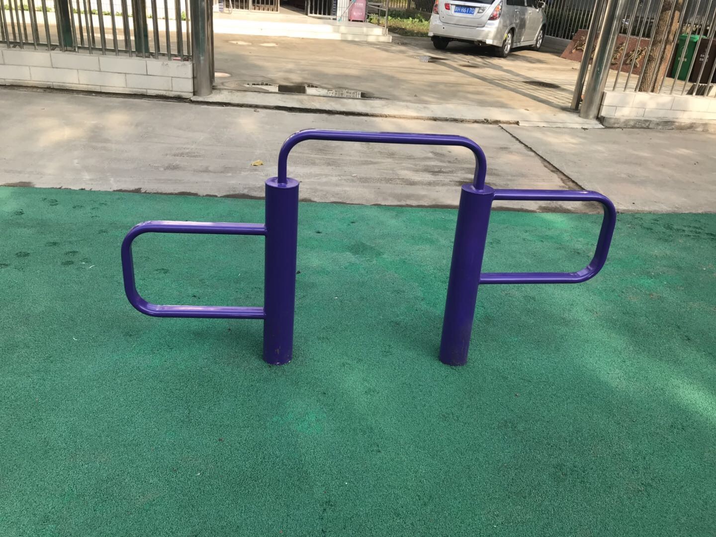 弹振压腿器