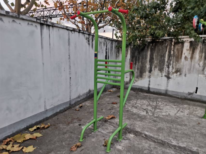 多功能训练器