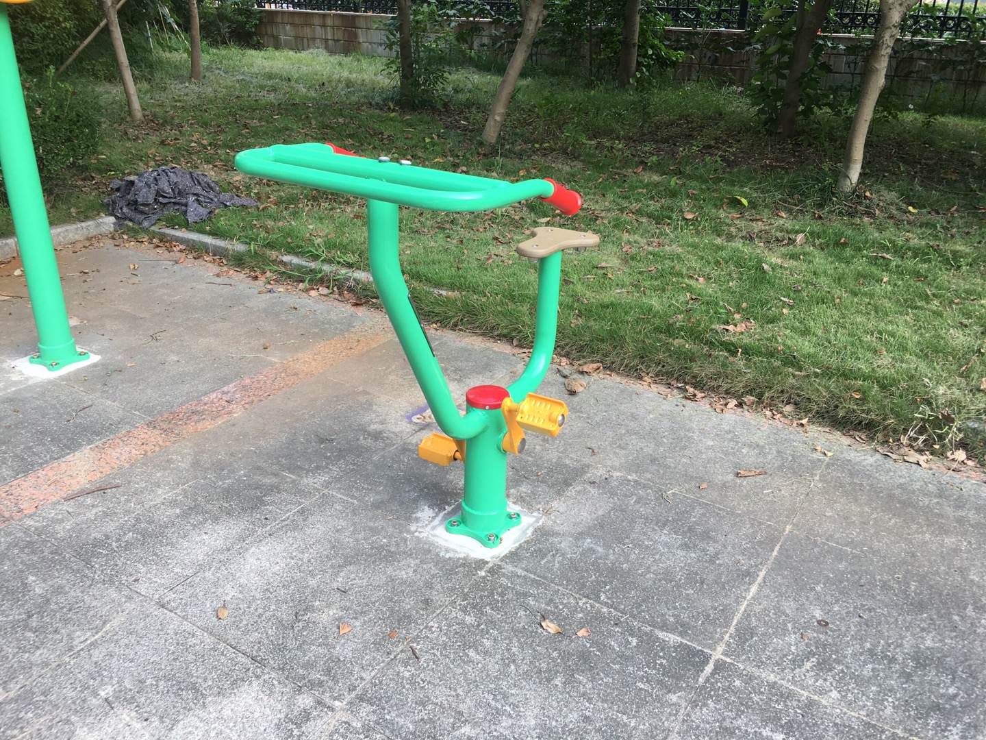 直立健身车