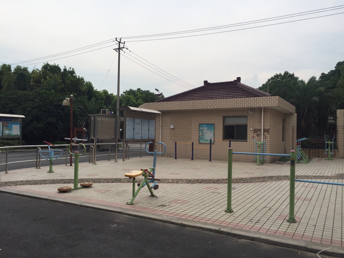 陈家角村中心村健身点