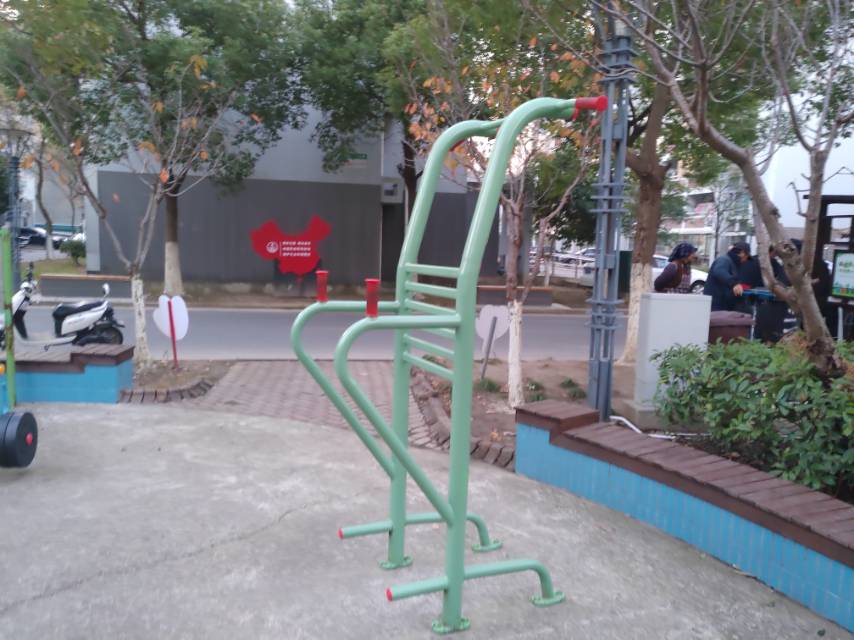 多功能训练器