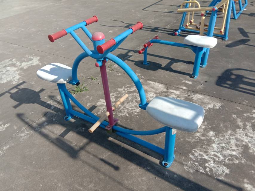 下肢锻炼器