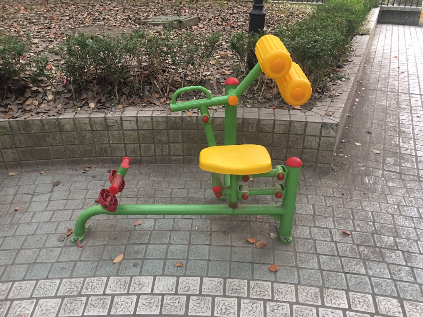 自重腹背锻炼器