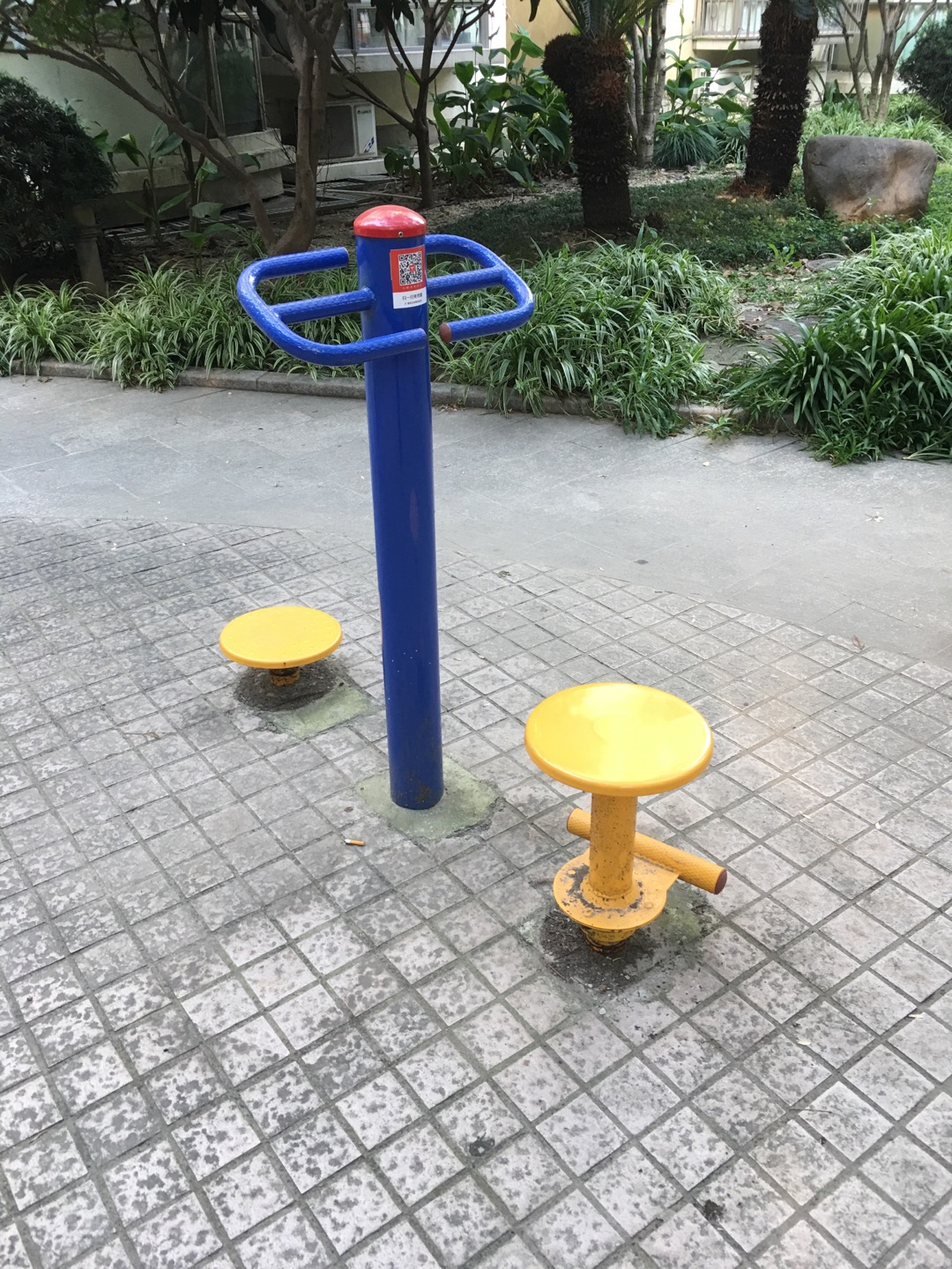 双位扭腰器