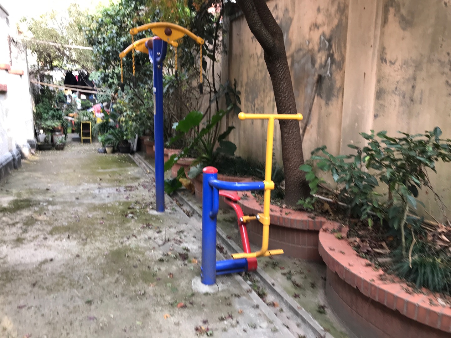 静安区静安寺街道三义坊居委健身点（胶州路134弄）