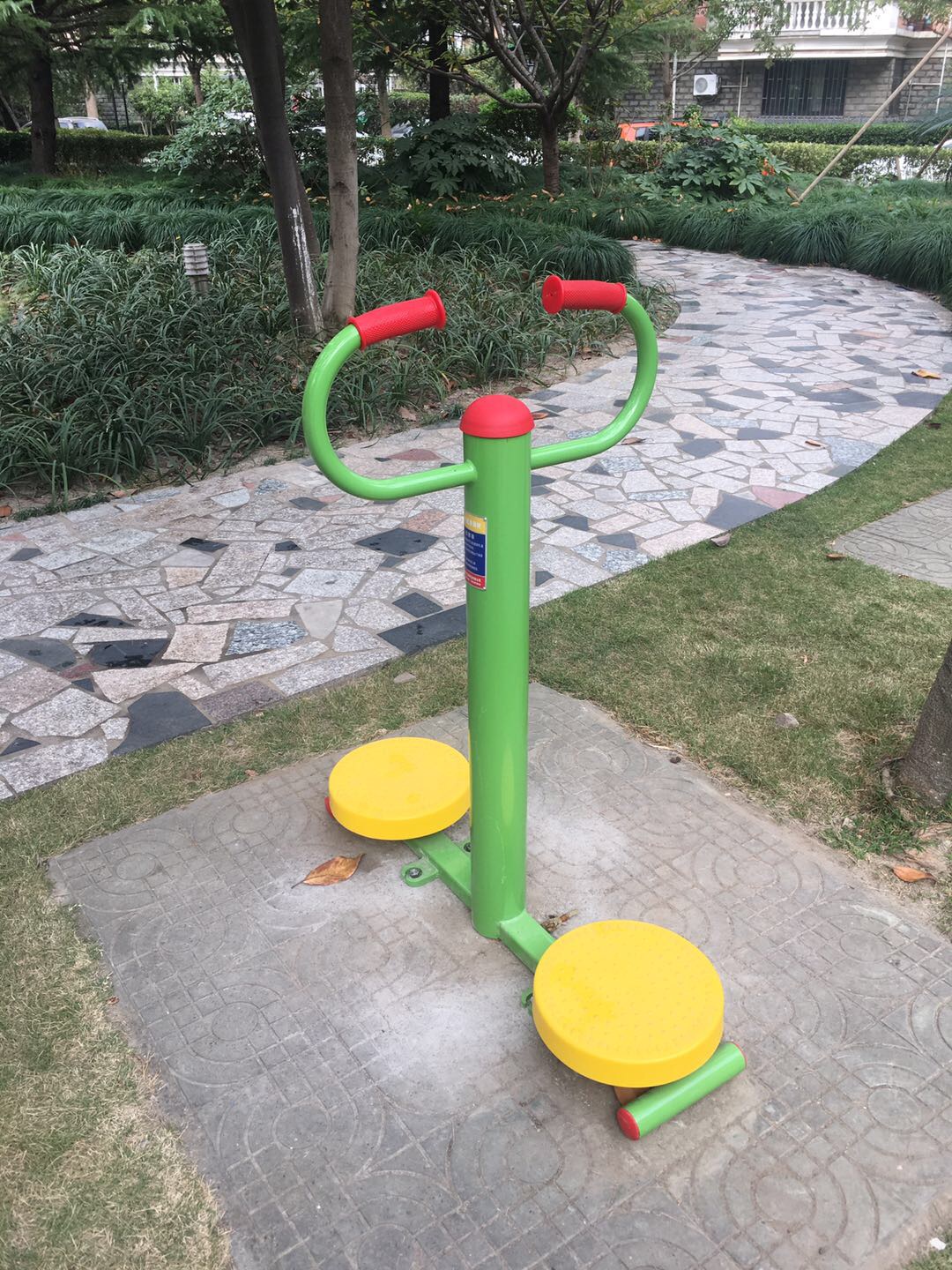 扭腰器