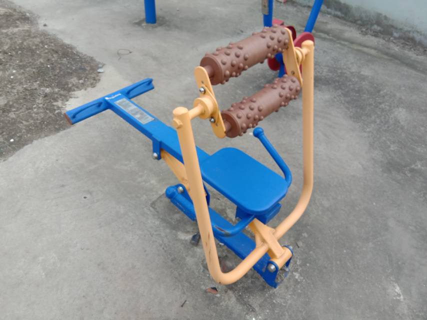 腹背屈伸训练器