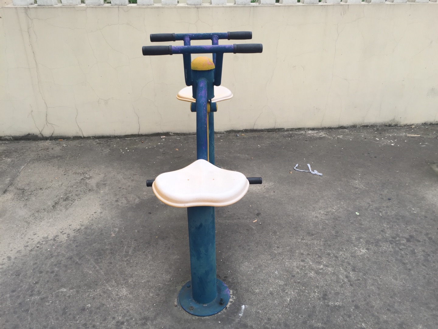 下肢训练器