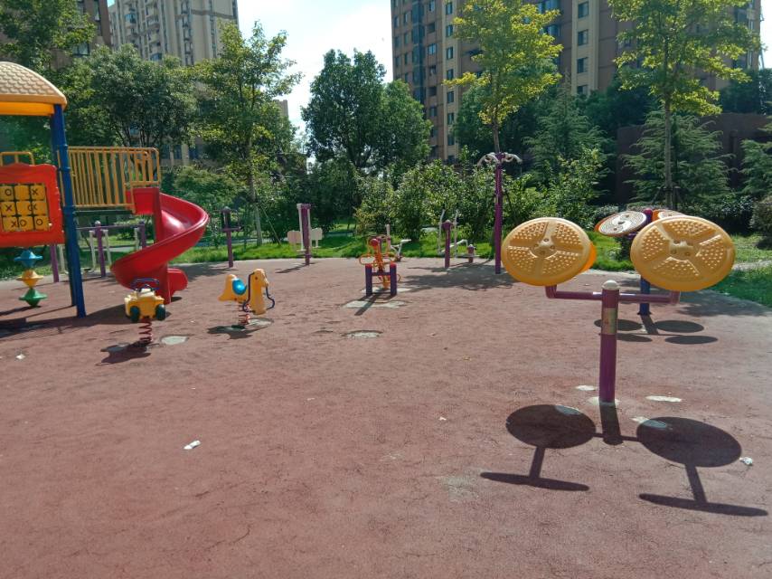 登云苑小区健身点
