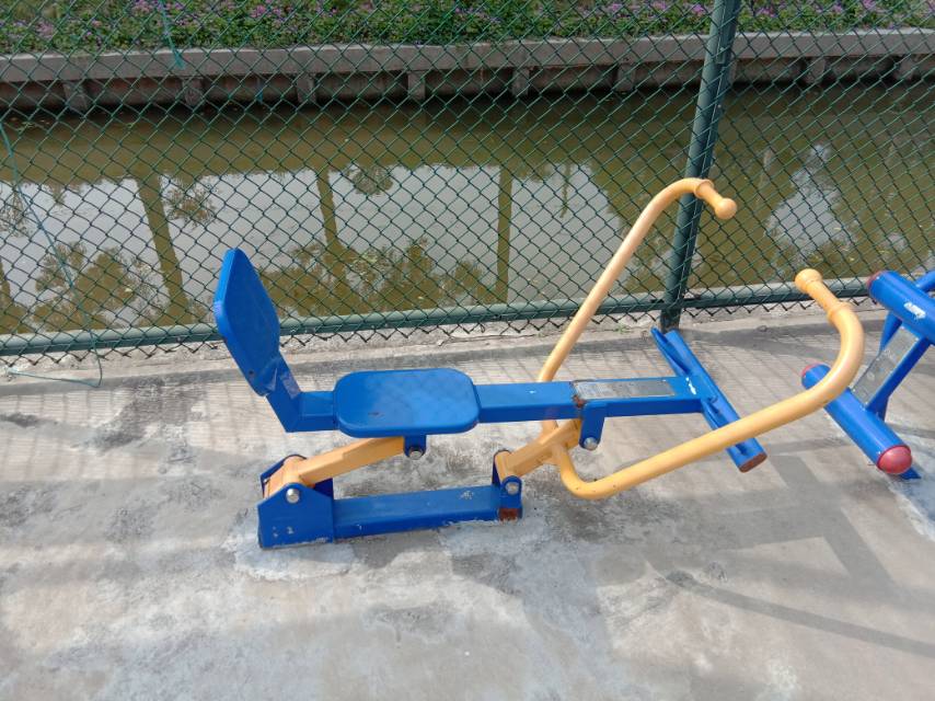 划船器