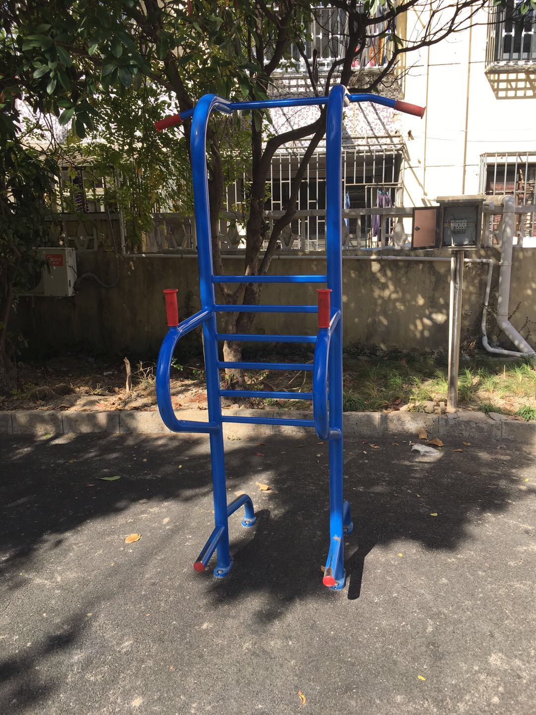 多功能训练器