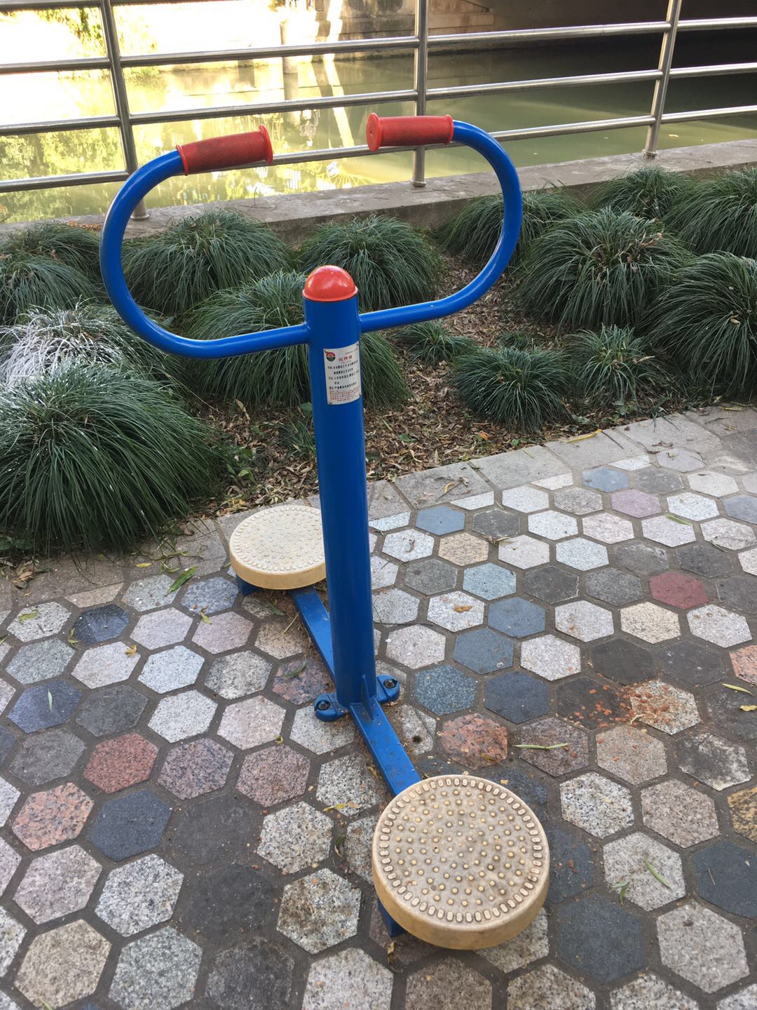扭腰器