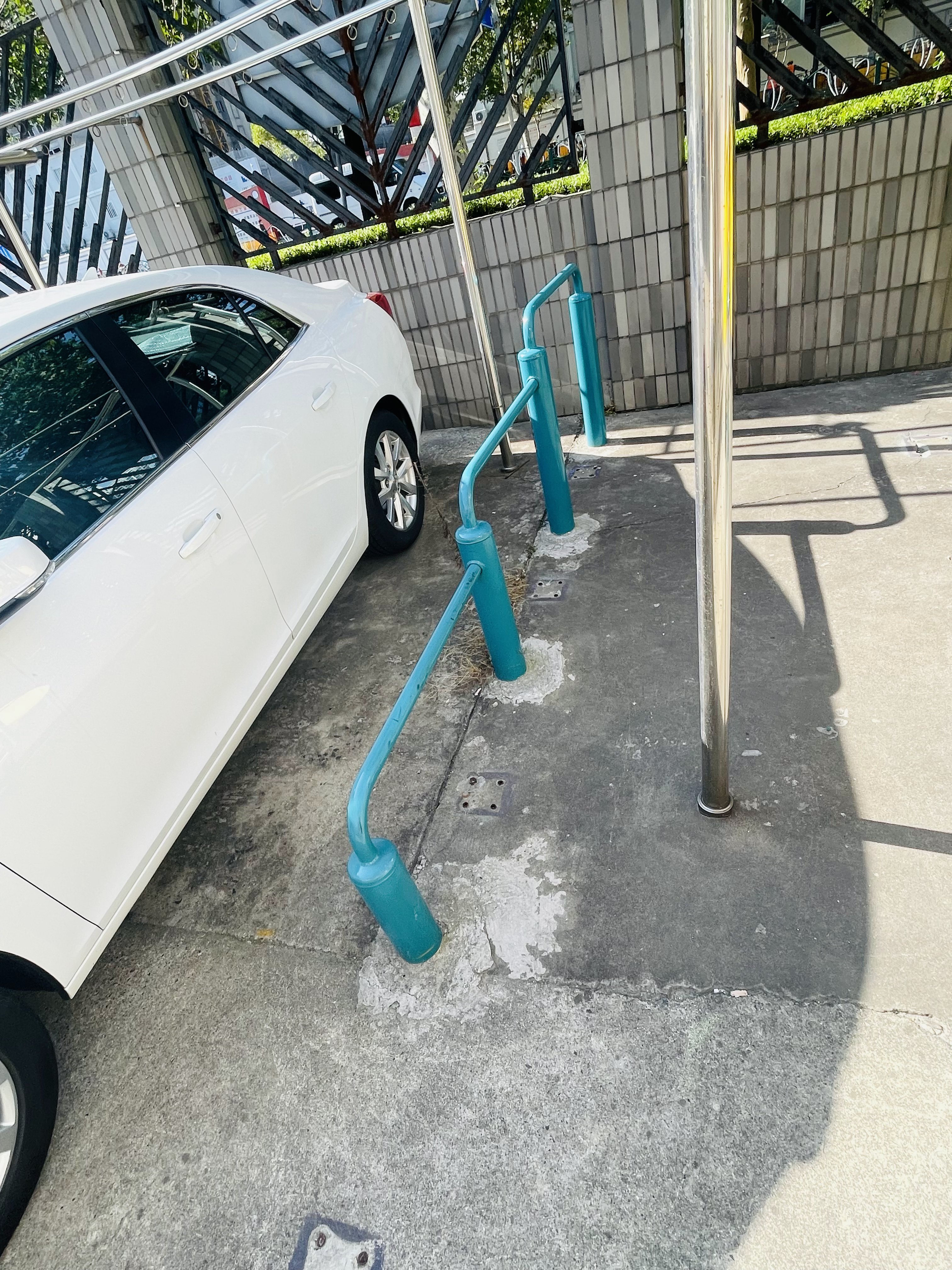 弹震压腿器