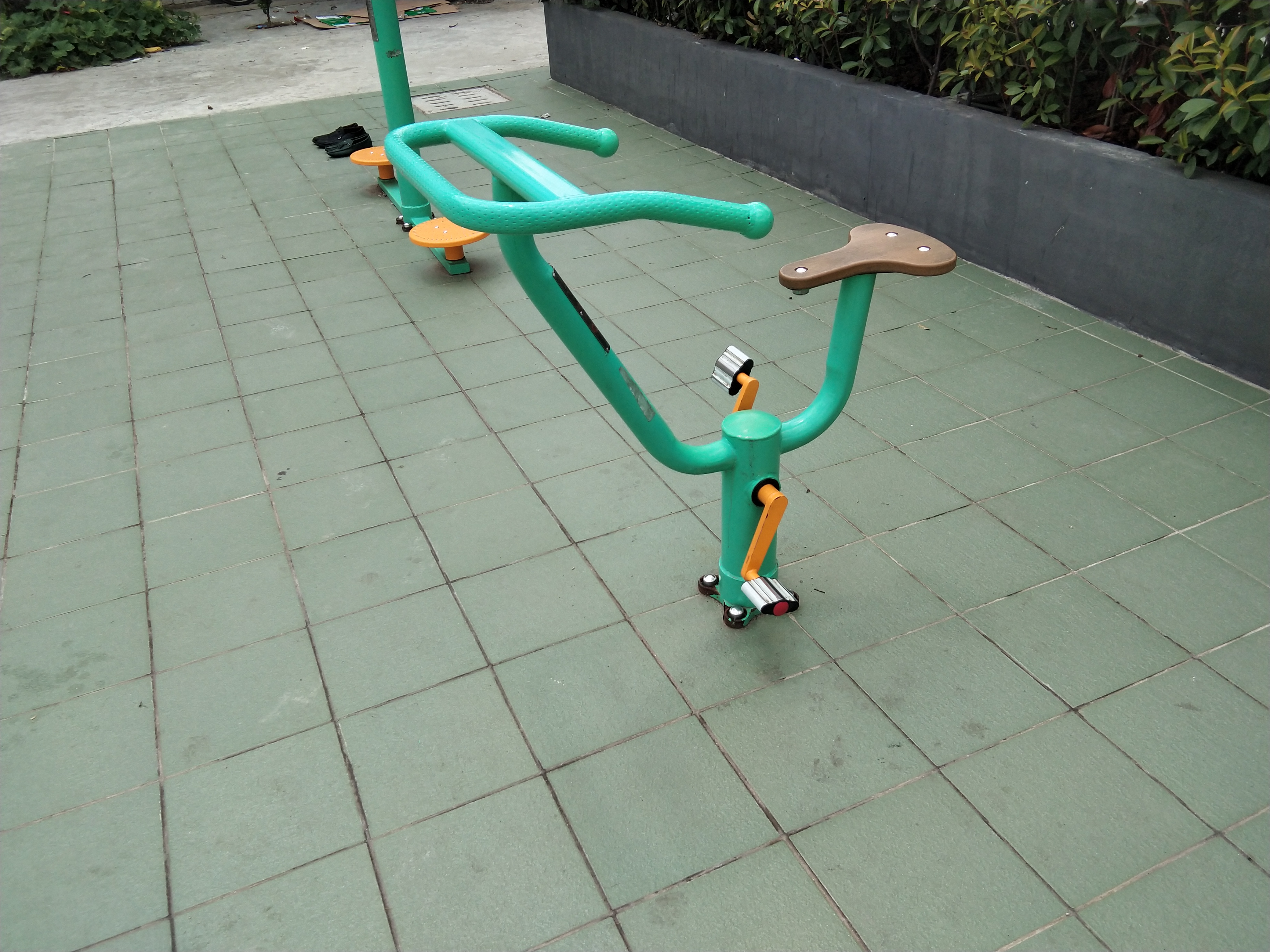 直立健身车