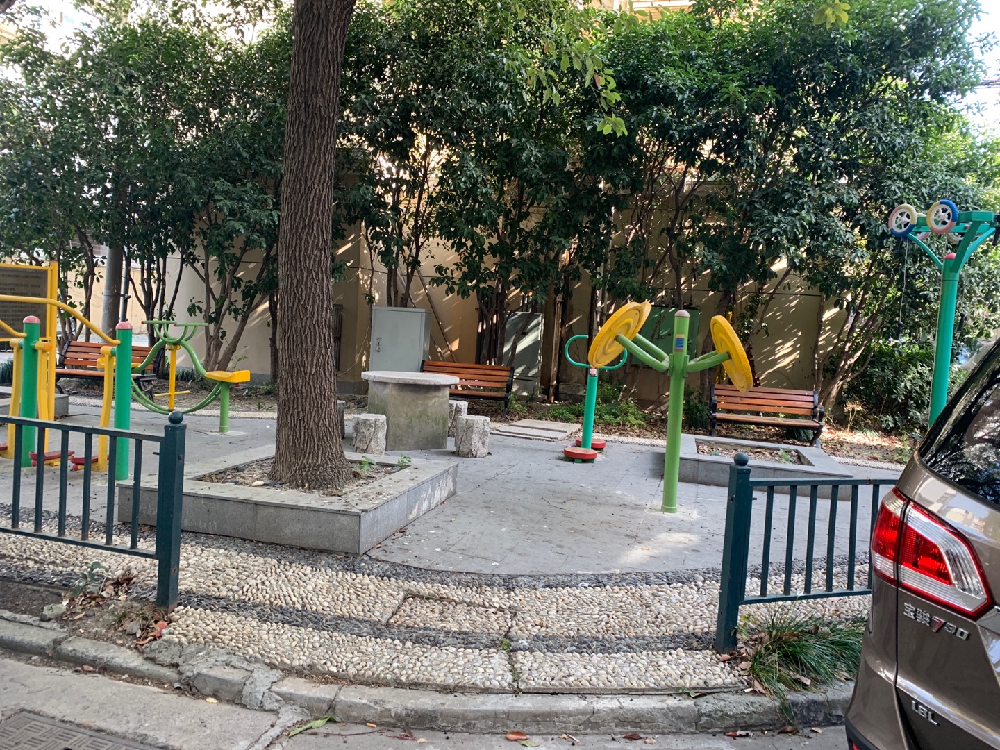 南浦居委市民益智健身点1