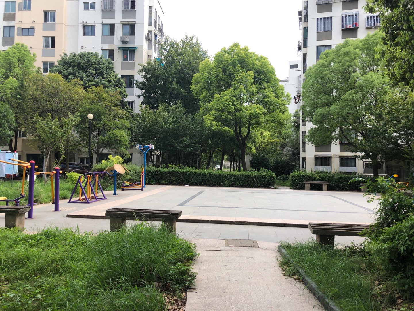 金中社区中房公寓健身点