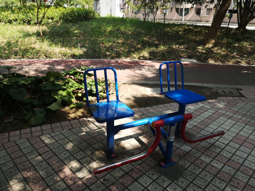 下肢训练器