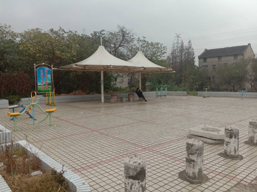 五四村一队健身点