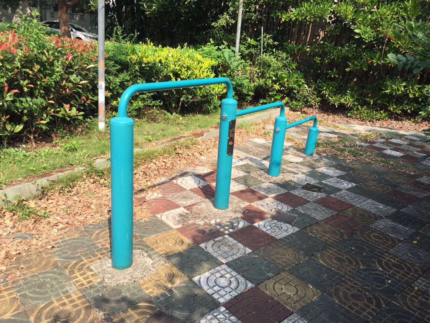 弹震压腿器