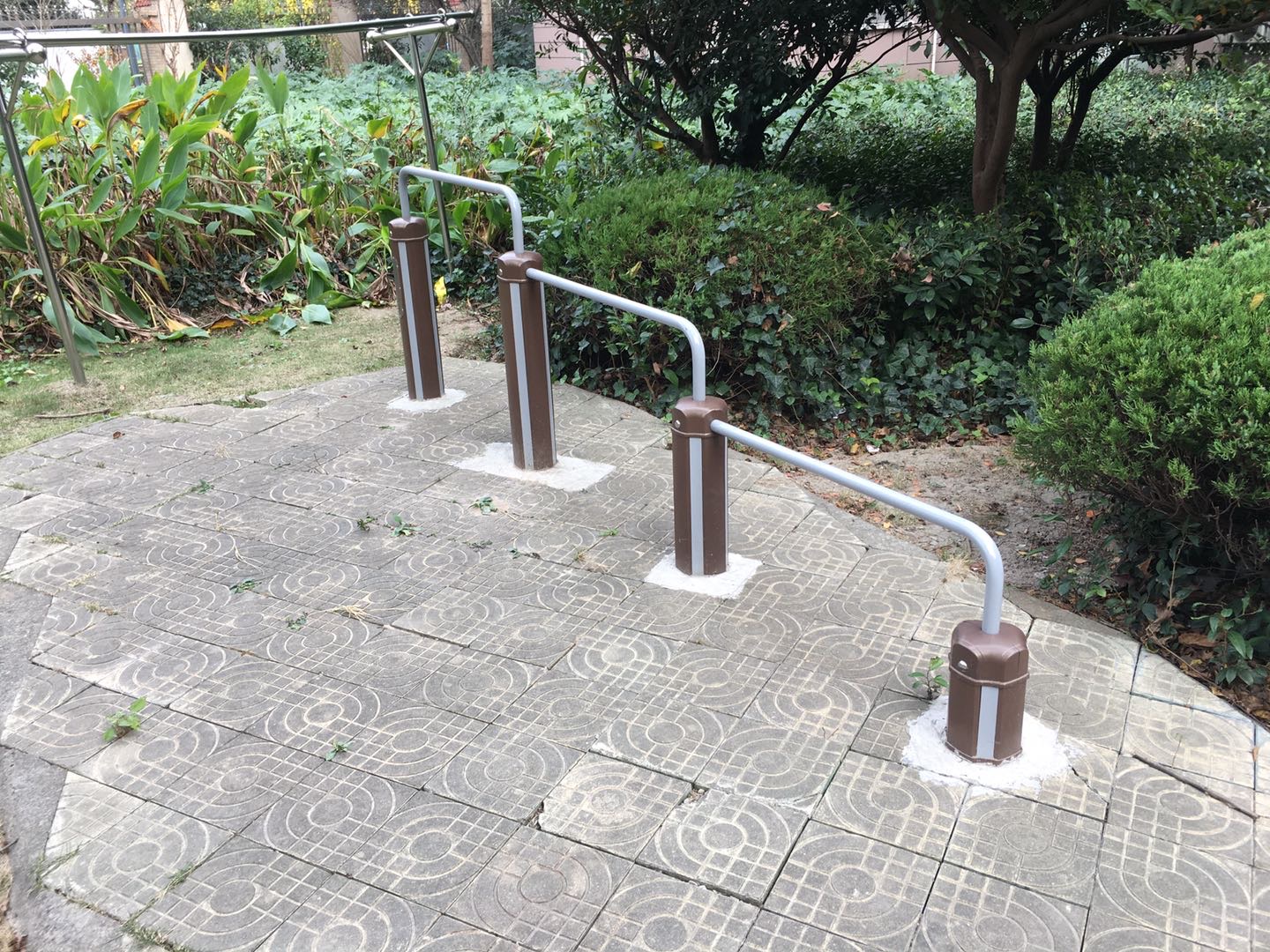 弹震压腿器