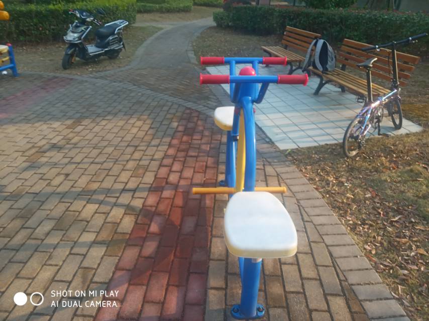 下肢锻炼器
