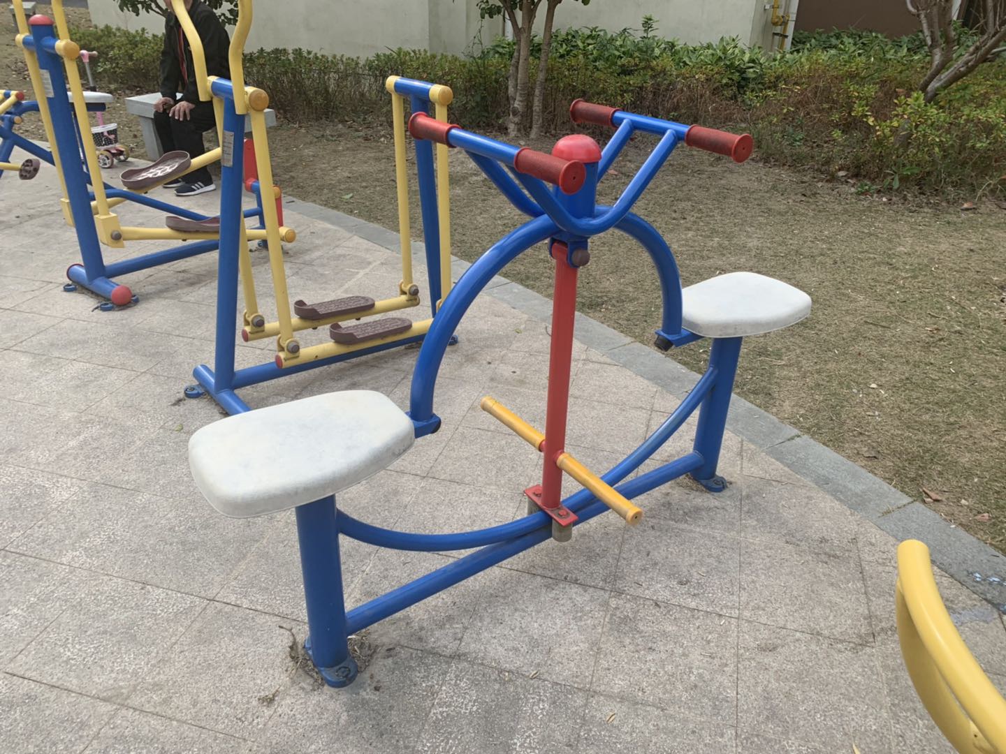 下肢锻炼器
