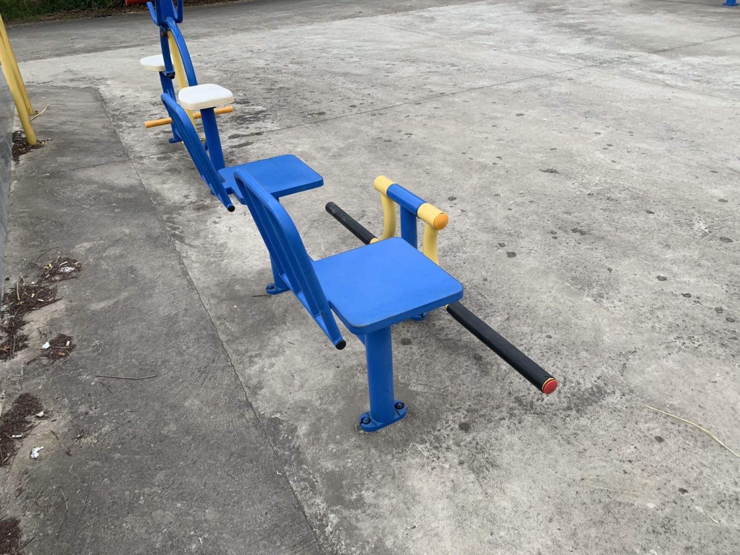 下肢训练器