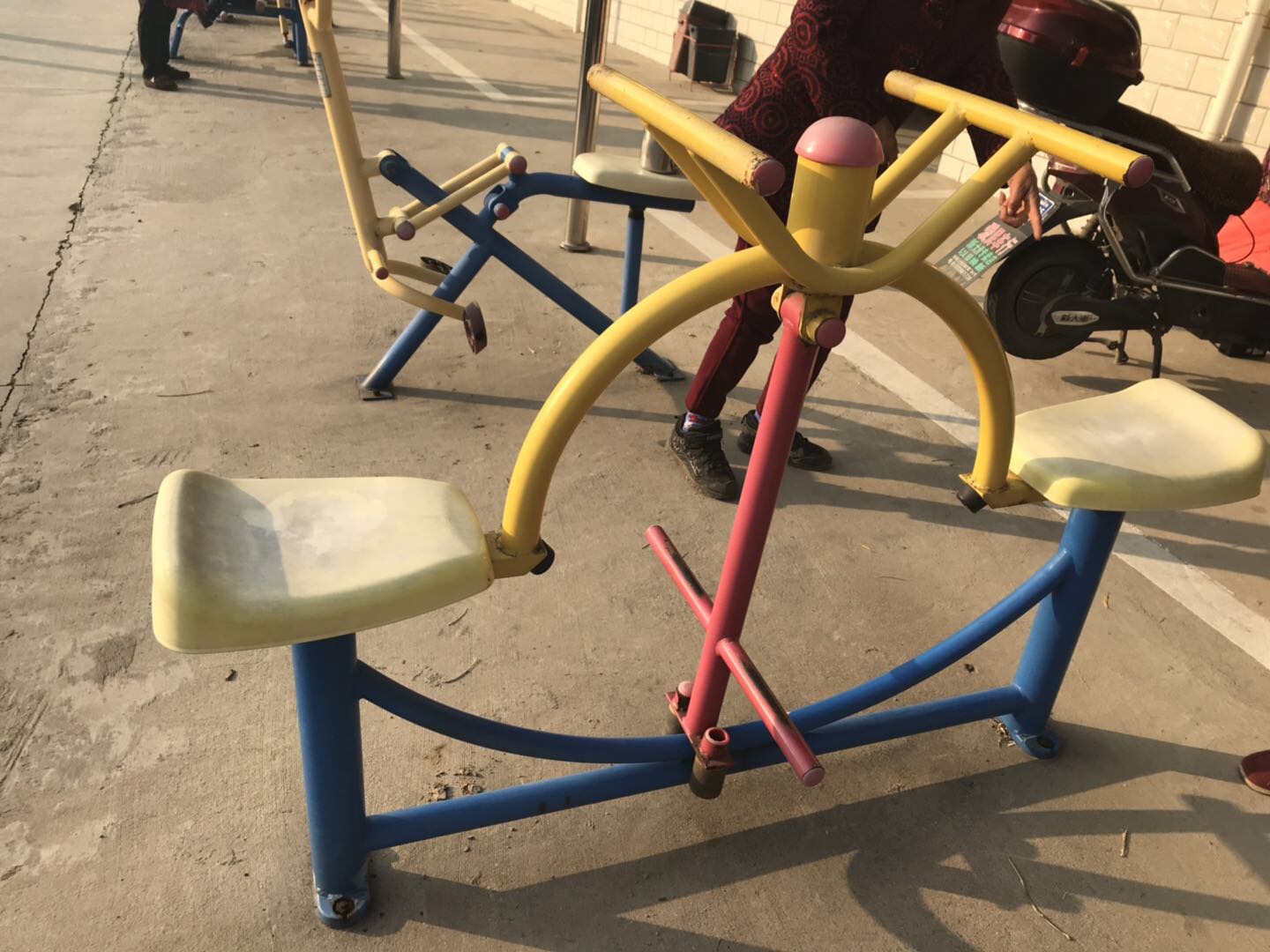 下肢锻炼器