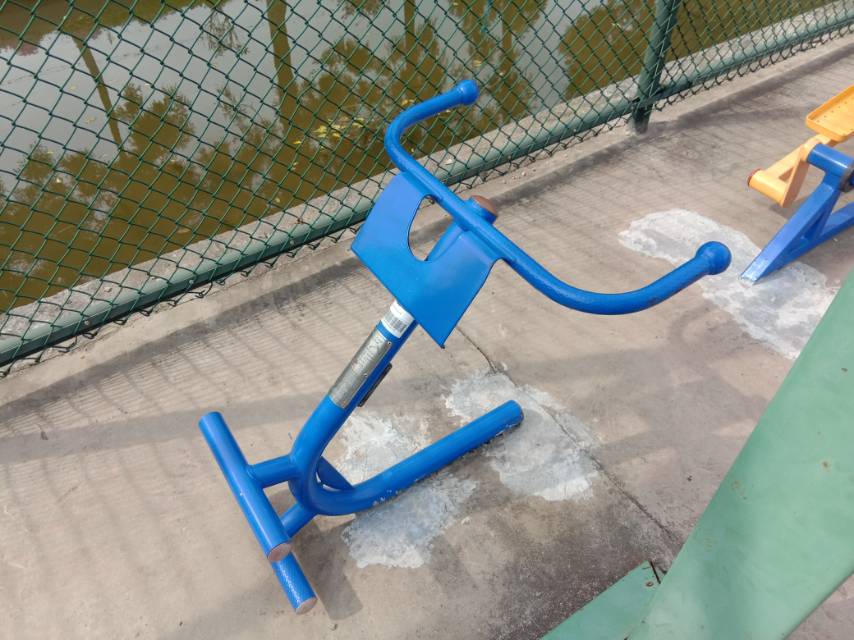 背肌训练器