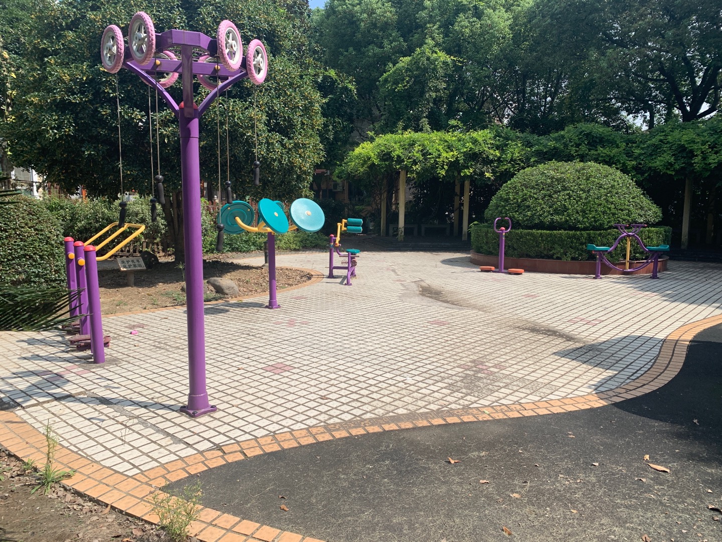 久阳文华府邸西健身点
