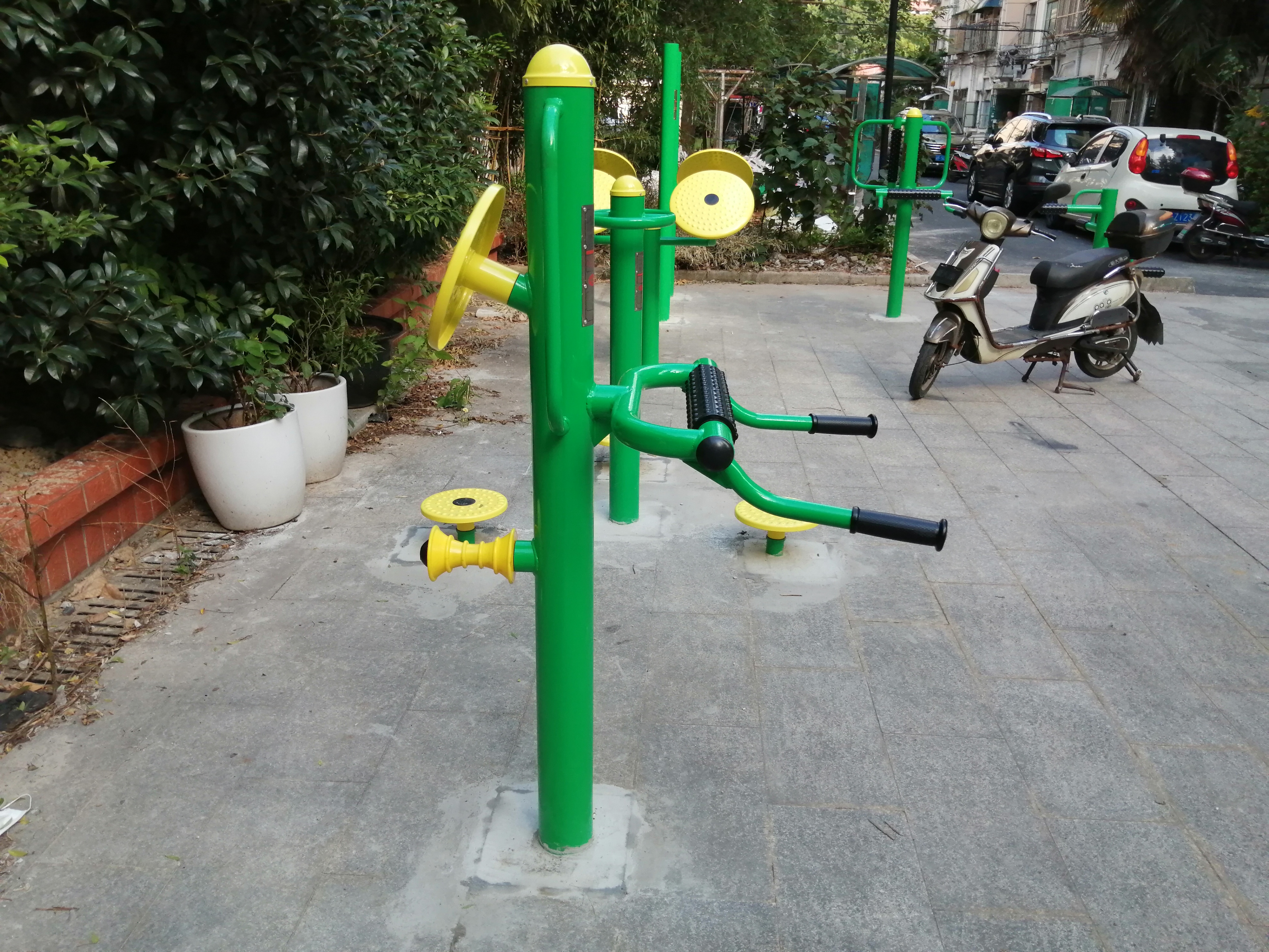 双功能颈腰按摩器