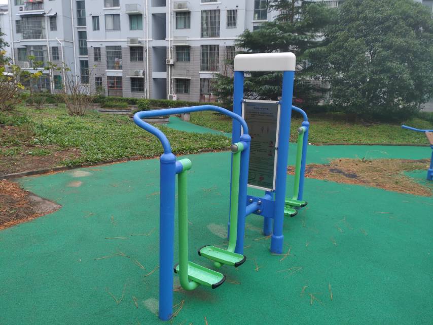 双立柱太空漫步器