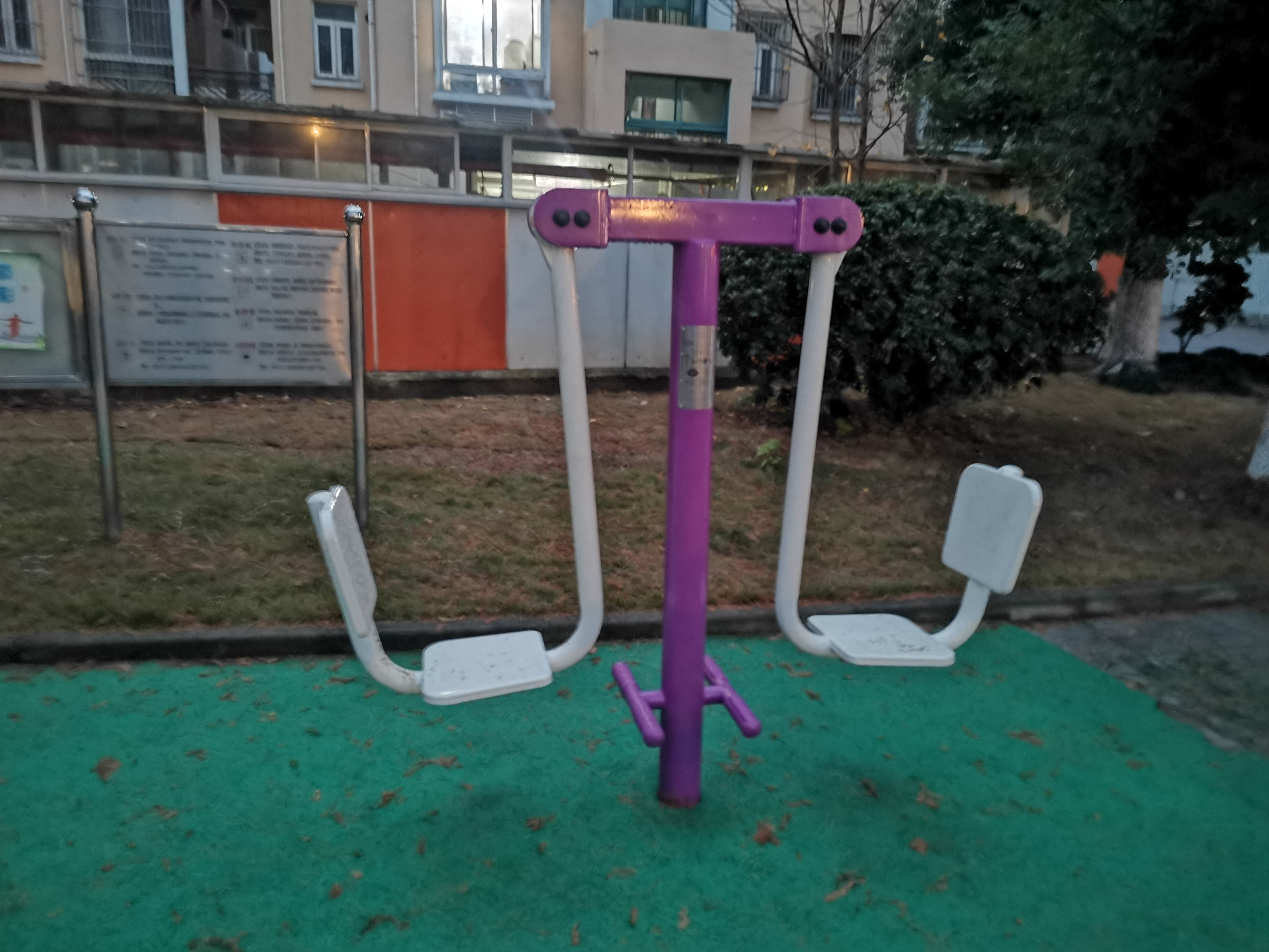 双人蹬腿器