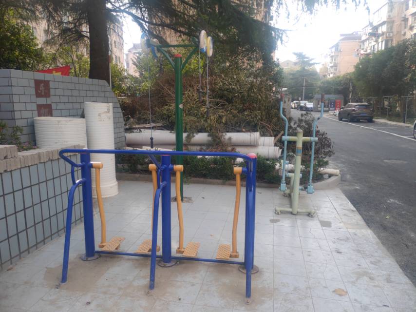 上南十村二成山路300弄健身点