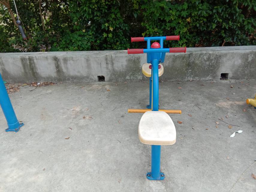 双人蹬腿器