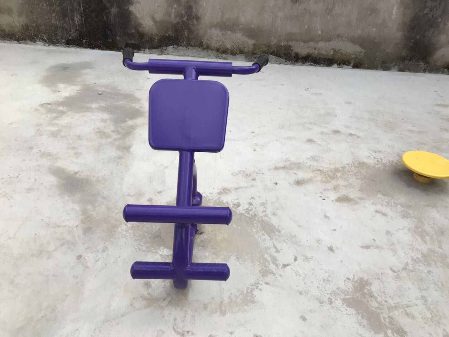 背肌训练器