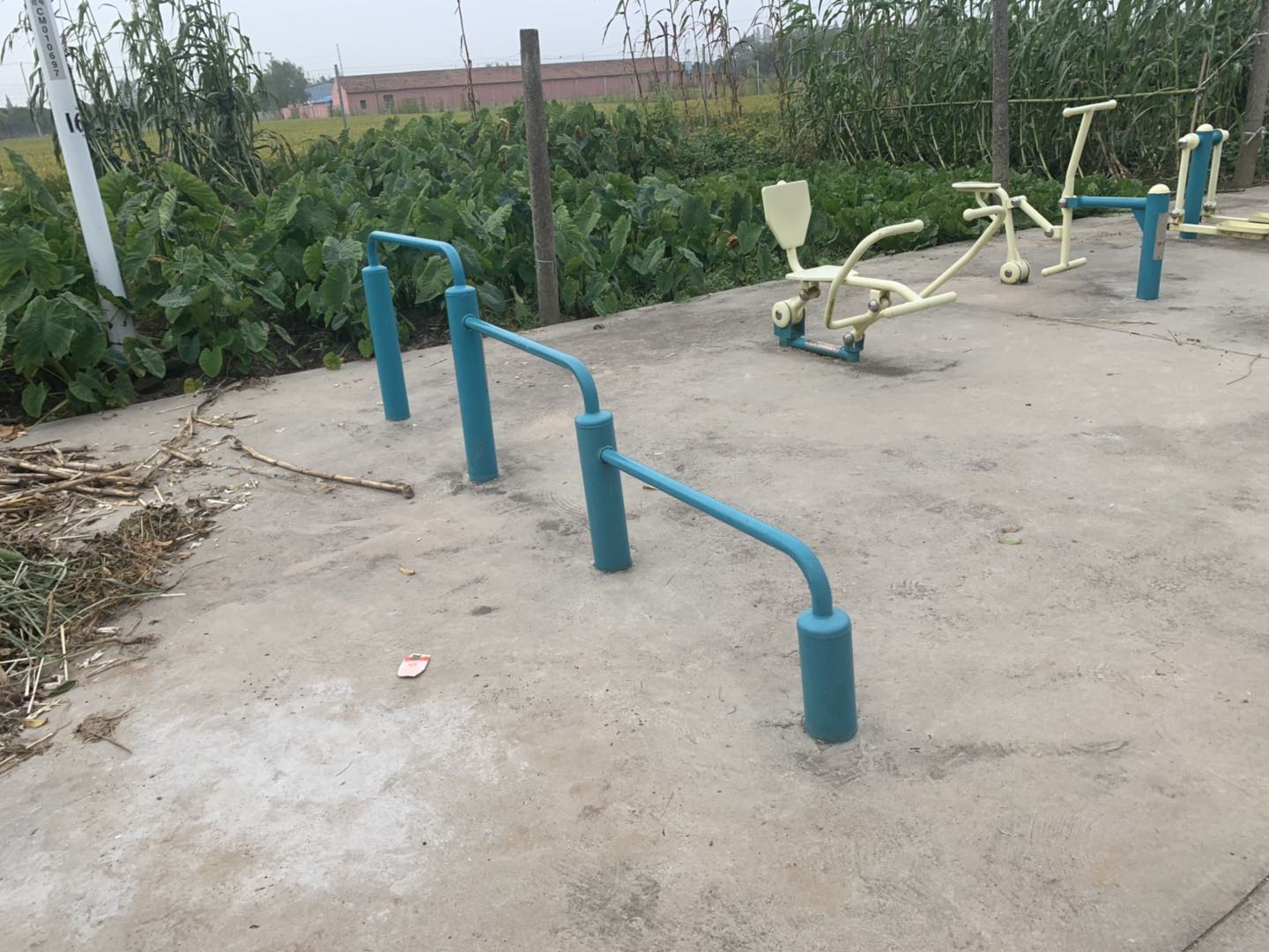 弹震压腿器