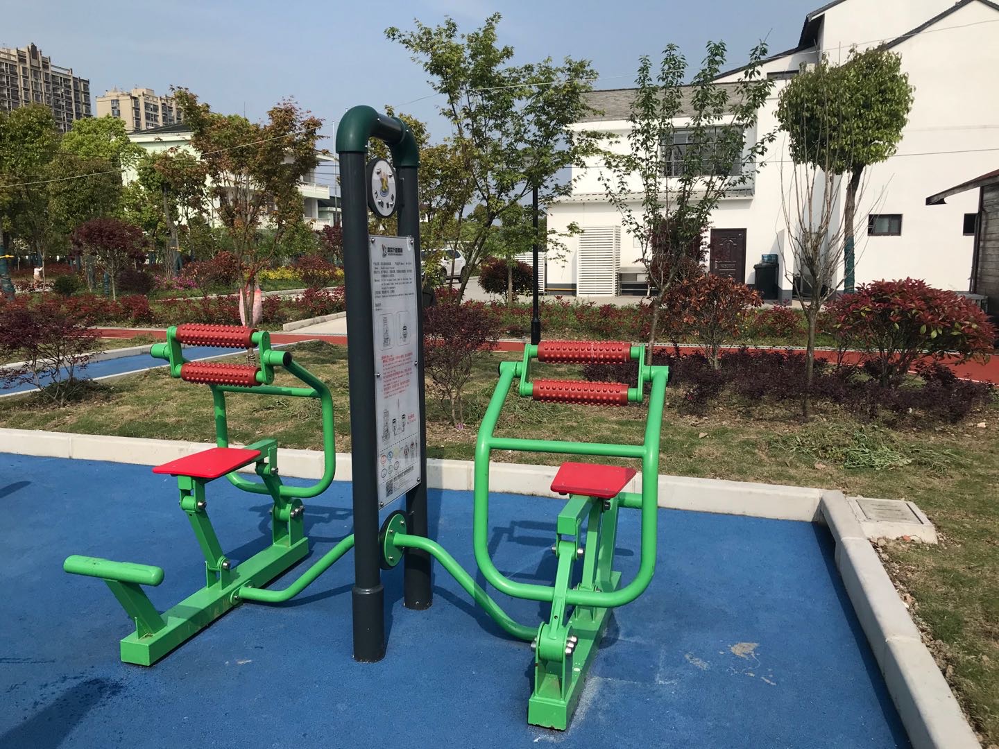 双位背部训练器