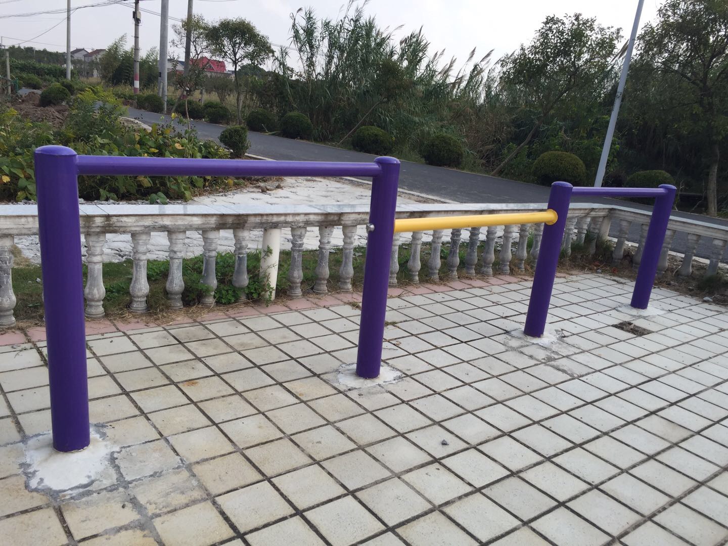 弹振压腿器