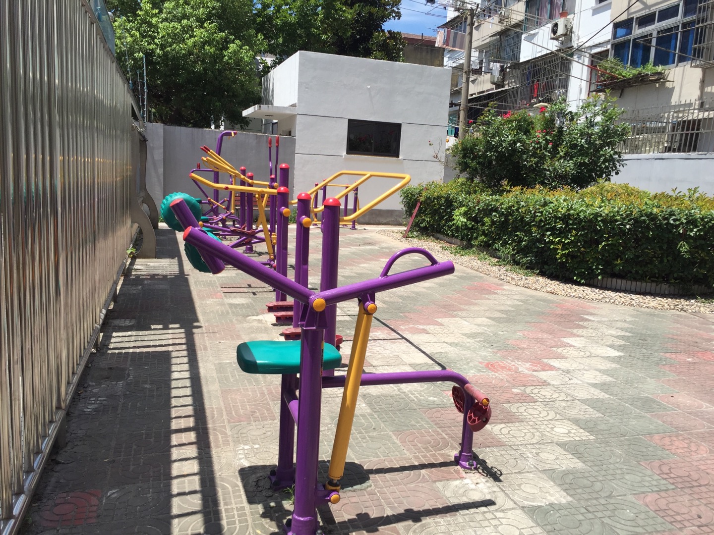 虹桥居委虹梅路2986弄健身点