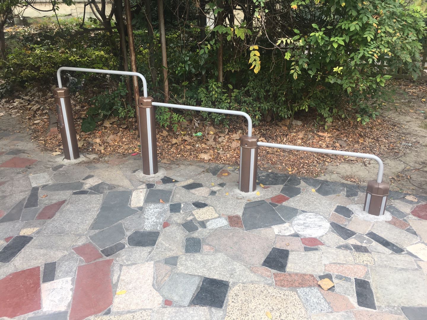 弹震压腿器
