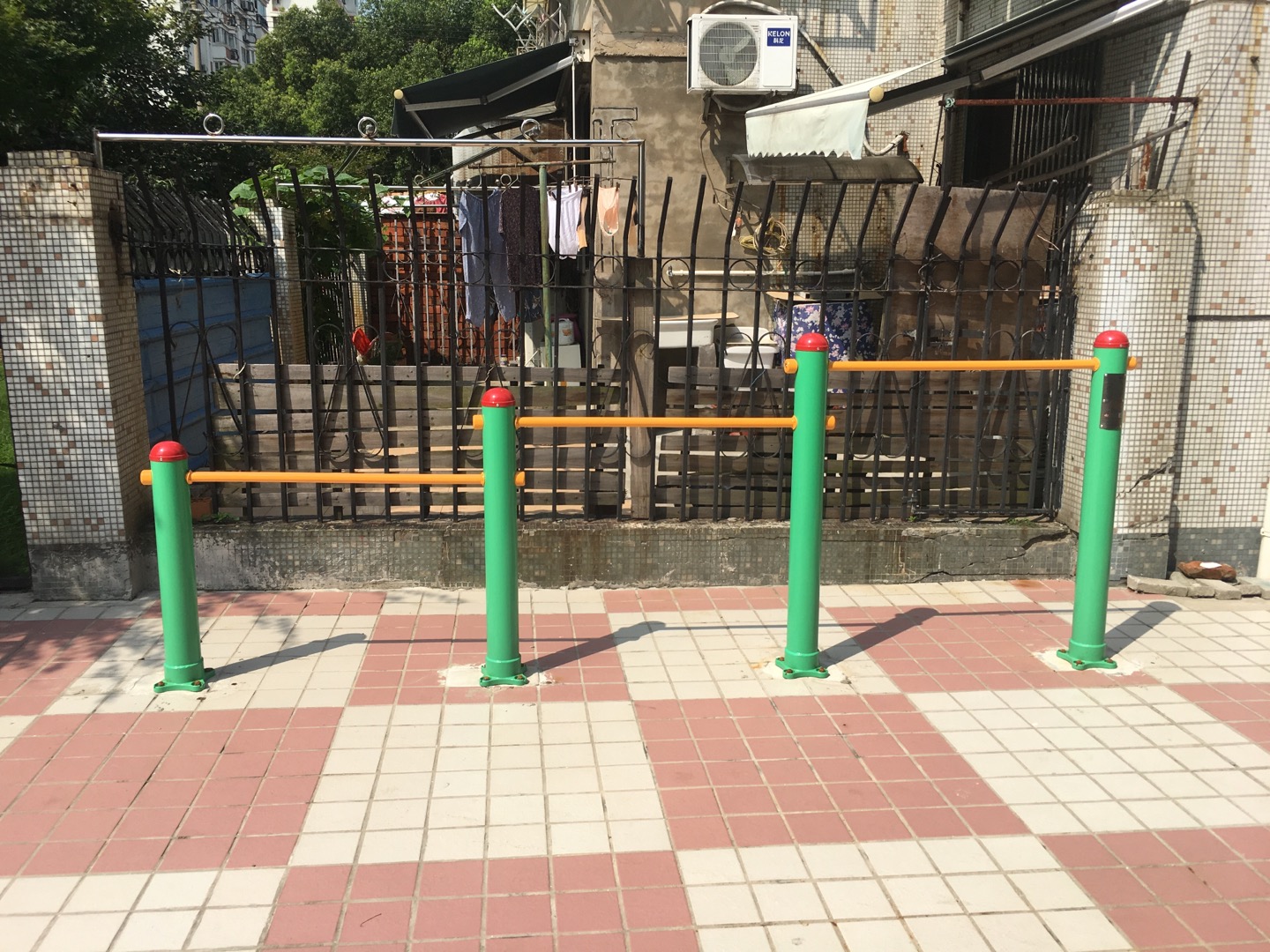 多联压腿架